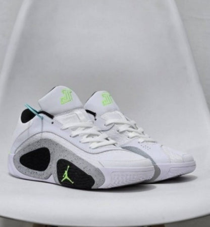 NIKE Jordan Jayson Tatum 2 Legacy White Neon