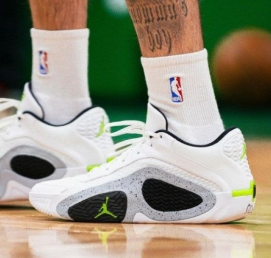 NIKE Jordan Jayson Tatum 2 Legacy White Neon