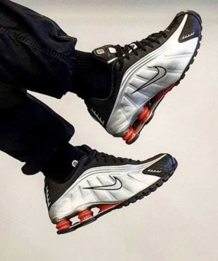 Nike Shox R4 “Black &amp; Metallic Silver”