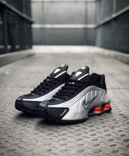 Nike Shox R4 “Black &amp; Metallic Silver”