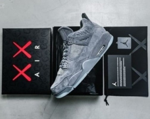 Nik-e Air Jordan Retro 4 KAWS Semi UA