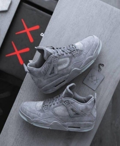 Nik-e Air Jordan Retro 4 KAWS Semi UA